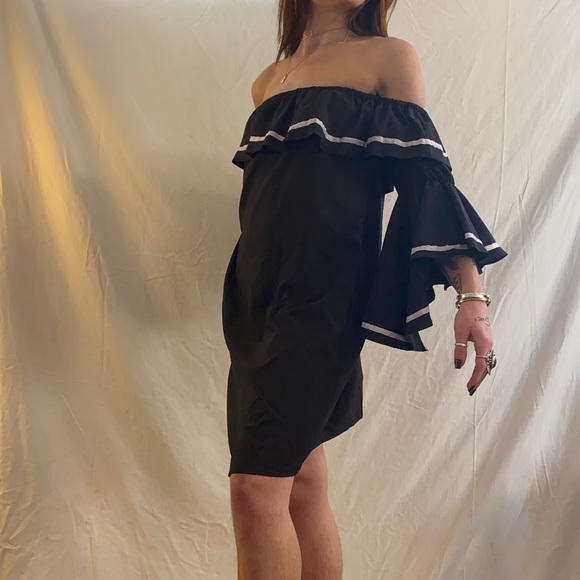 Little black dress with ruffles - Picture 5 of 6